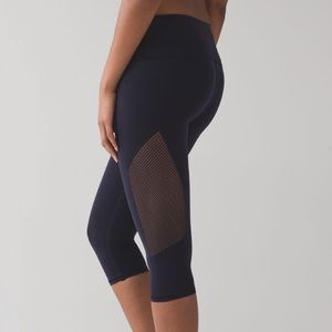Lululemon reveal crop legging midnight navy S